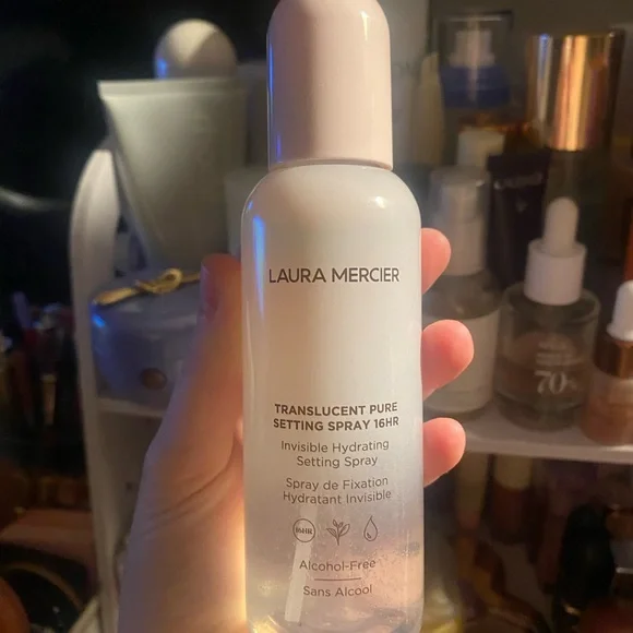 Laura Mercier Translucent Pure Setting Spray - Picture 6 of 8